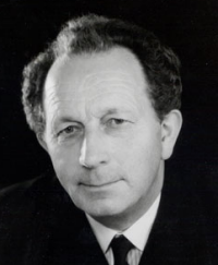 H. (Henk)  Oosterhuis